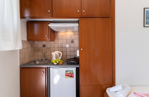 Nikiana Apartamento | Apartamento estudio "Nikiana Club - Studio 3" con vistas al mar, piscina compartida y Wi-Fi