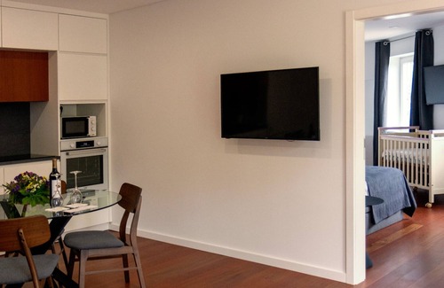 Angra do Heroismo Apartamento | Apartment Suite embraced by a farm with exotic vegetation.