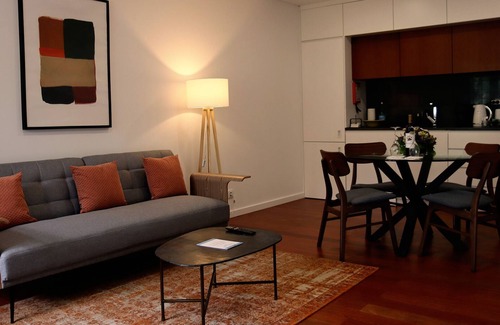 Angra do Heroismo Apartamento | Apartment Suite embraced by a farm with exotic vegetation.
