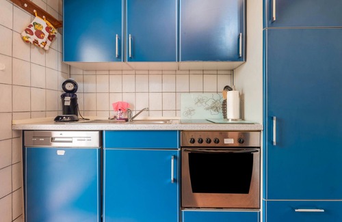 Wangerland Apartamento | Apartamento 'Süderhuus' con terraza privada, jardín privado y Wi-Fi