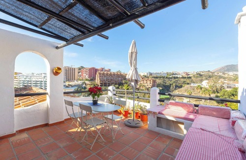 Benalmadena Costa Apartamento | Apartamento 'Summer in Costa del Sol' con vistas al mar, terraza, piscina compartida y Wi-Fi