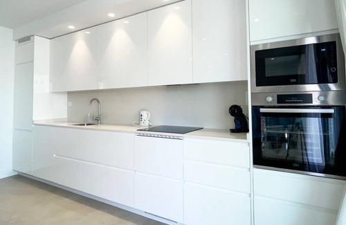 Torrox Costa Apartamento | Apartamento 'Sun Garden' con vistas al mar, Wi-Fi y aire acondicionado