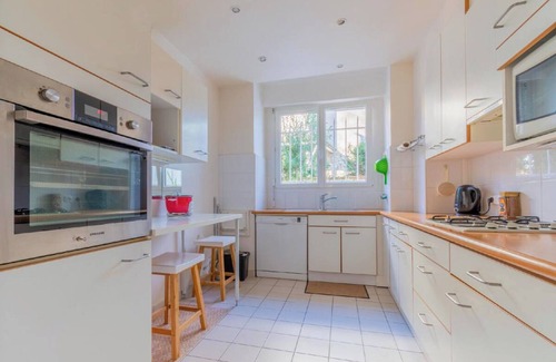 Saint-Cloud Apartamento | Apartamento 'Sur Jardin Clos' con terraza privada, jardín privado y Wi-Fi