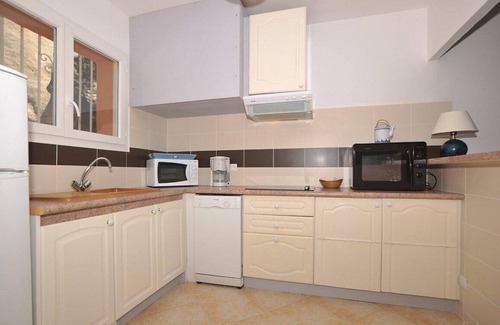 La Londe-les-Maures Apartamento | APARTAMENTO T2 *** 4 pers. 10 metros de la playa con vista al mar y piscina climatizada (6)