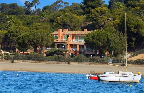 La Londe-les-Maures Apartamento | APARTAMENTO T2 *** 4 pers. 10 metros de la playa con vista al mar y piscina climatizada (6)