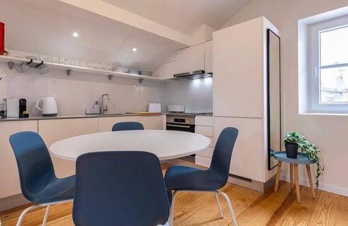 Paco De Arcos Apartamento | Apartment T1 60m2, 1 bedroom at Paço de Arco