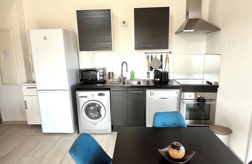 Saint-Cyr-sur-Mer Apartamento | Apartamento T2.40 m2, climatizado, 3 terrazas, a 350 m de la playa. Estacionamiento privado.