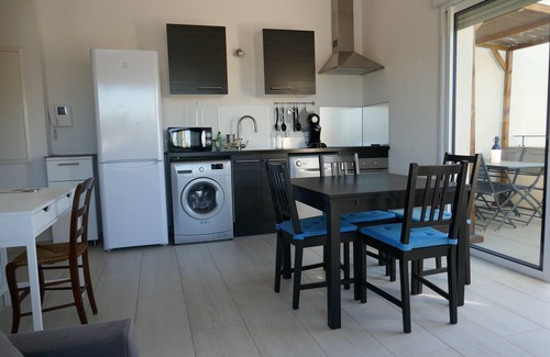 Saint-Cyr-sur-Mer Apartamento | Apartamento T2.40 m2, climatizado, 3 terrazas, a 350 m de la playa. Estacionamiento privado.