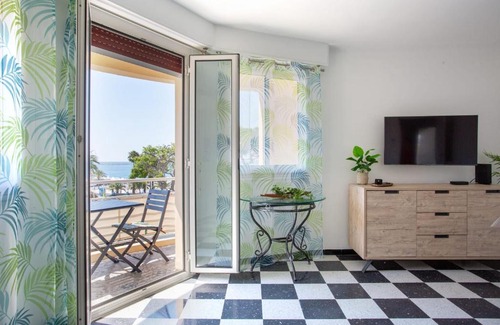 Saint-Laurent-du-Var Apartamento | Apartment T2 air-conditioned sea view