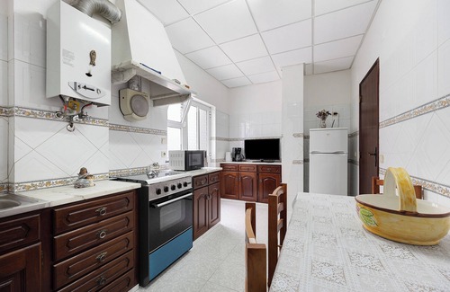 Baiona Apartamento | Apartamento 'T2 Malveiro' con terraza privada y Wi-Fi