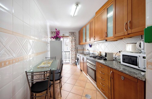 Gafanha da Nazare Apartamento | Apartamento 'T2 Perto Da Praia' con terraza compartida y Wi-Fi