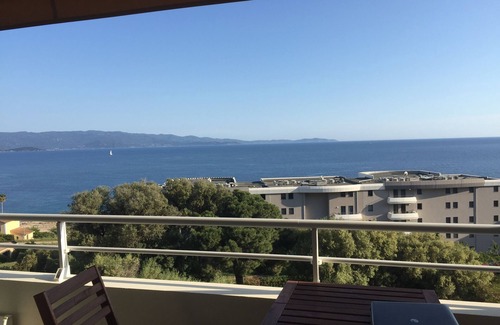 Ajaccio Apartamento | Apartment T3 rated 3 stars sea view with terrace, beach 2 minutes walk
