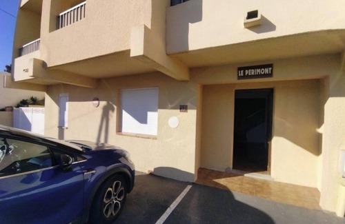 Saint-Pierre-la-Mer Apartamento | Apartment T3 RDC with terrace - 5mn from the sea