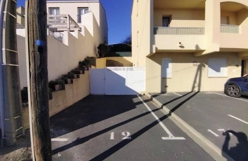 Saint-Pierre-la-Mer Apartamento | Apartment T3 RDC with terrace - 5mn from the sea