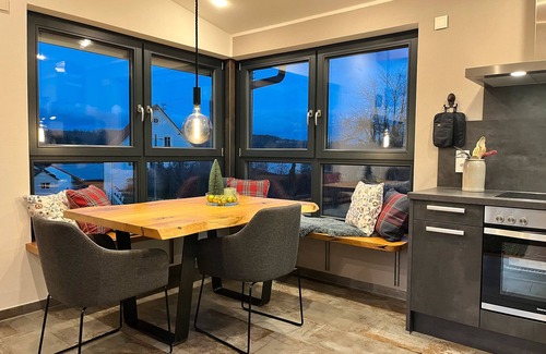 Inzigkofen Apartamento | Apartamento 'Talblick' con terraza privada, jardín compartido y Wi-Fi