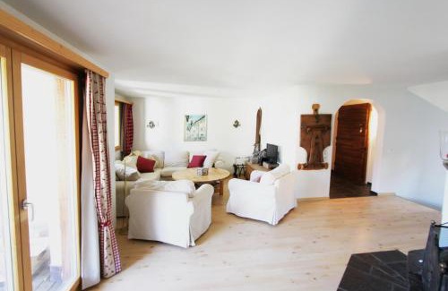 Samedan Apartamento | Apartment Tauschna mit Privat-Pool