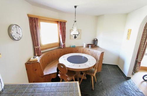 Samedan Apartamento | Apartment Tauschna mit Privat-Pool