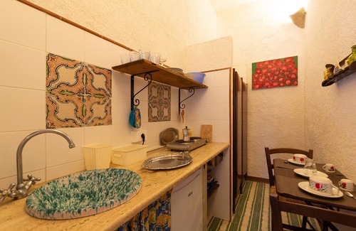 Mockarta Apartamento | Apartamento 'Tenuta Donna Vittoria - Bouganville' con vistas a la montaña, piscina y Wi-Fi