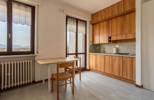 Arona Apartamento | Apartamento 'Terrazza' con vistas al lago, terraza privada y Wi-Fi