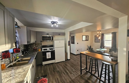 Detroit Apartamento | Apartment: The Rose On 8 Mile Rd.