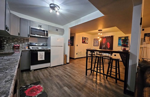 Detroit Apartamento | Apartment: The Rose On 8 Mile Rd.