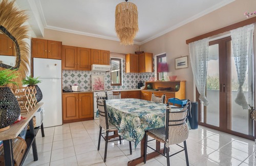 Nikiana Apartamento | Apartamento 'Theodoros 1' con vistas al mar, Wi-Fi y aire acondicionado
