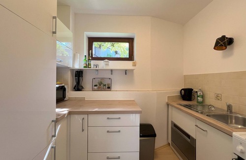 Bad Aussee Apartamento | Apartment Theresa | Kitchen | Parking | Garden
