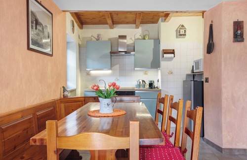 Fenis Apartamento | Apartamento 'Tillier' con vistas a la montaña y Wi-Fi