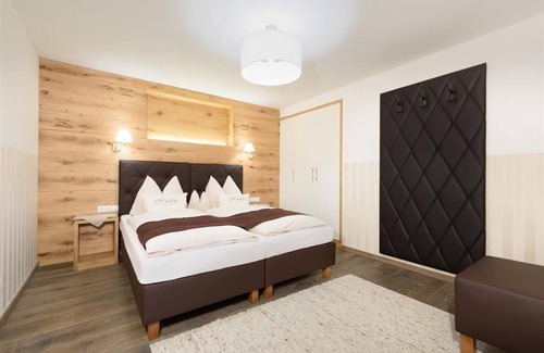 Hoetting Otro | Apartment Top 2 "Wild Oak" - Kasperhof Appartments Innsbruck