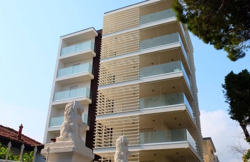 Lido di Jesolo Apartamento | Apartamento 'Torre Gidone 2' con vistas al mar, terraza privada y aire acondicionado