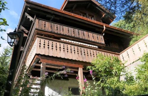 Zweisimmen Nr Gstaad Apartamento | Apartment Tree-Tops- Chalet by Interhome