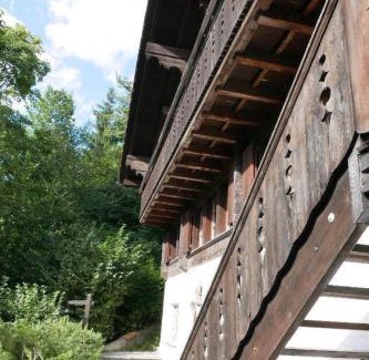 Zweisimmen Nr Gstaad Apartamento | Apartment Tree-Tops- Chalet by Interhome