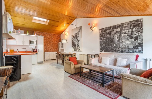 Tremp Apartamento | Apartamento 'Tremp' con vistas a la montaña, Wi-Fi y aire acondicionado