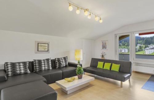 Parpan Apartamento | Apartment Triangel B Rezia by Interhome