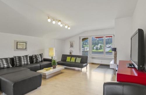 Parpan Apartamento | Apartment Triangel B Rezia by Interhome