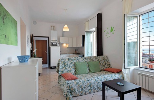 Varazze Apartamento | Apartamento "Trilocale in villa vista mare Apt 1" con vistas al mar
