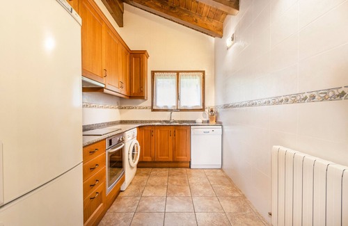 Valle de Lierp Apartamento | Apartamento 'Turbón' con vistas a la montaña, jardín compartido y Wi-Fi