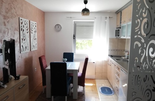 Zlatibor Apartamento | Apartment Una - Cosy one-bedroom apartment, walking distance from the Lake!