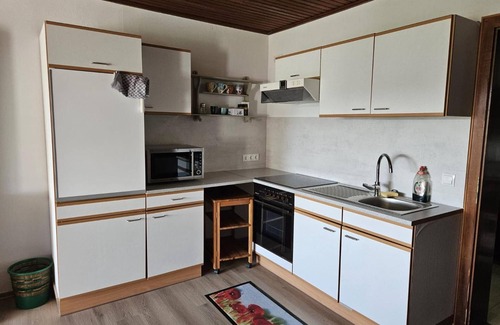 Bad Bocklet Apartamento | Apartamento 'Unter Linden' con terraza privada, jardín privado y Wi-Fi