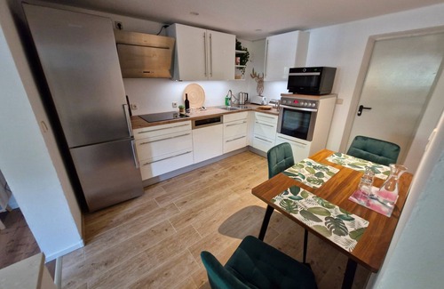 Elzach Apartamento | Apartamento 'Untere Halde' con vistas a la montaña, terraza privada y Wi-Fi