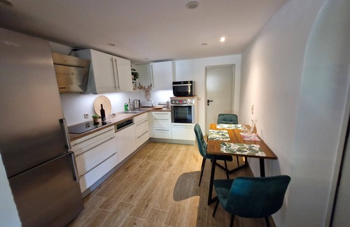 Elzach Apartamento | Apartamento 'Untere Halde' con vistas a la montaña, terraza privada y Wi-Fi