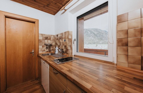 Casola Apartamento | Apartamento 'Unterhauserhof C' con vistas a la montaña, Wi-Fi, balcón y jardín