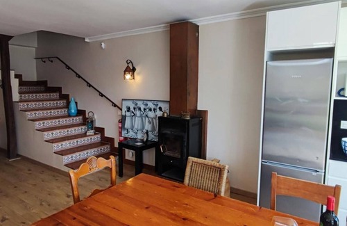 Amurrio Apartamento | Apartamento 'Usko 1' con vistas a la montaña, piscina privada y Wi-Fi
