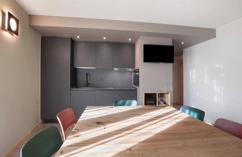 Mazzo di Valtellina Apartamento | Apartamento 'Viez' con vistas a la montaña, balcón y Wi-Fi