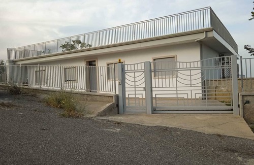 Roseto Capo Spulico Apartamento | Apartamento 'Villa Anna' con vistas al mar, terraza compartida y aire acondicionado.