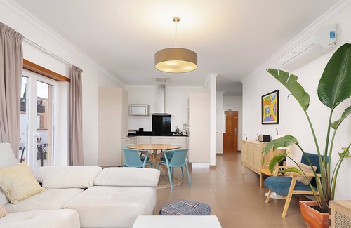Portimao Apartamento | Apartamento 'V2 Vale da Ribeira' con piscina compartida, Wi-Fi y aire acondicionado