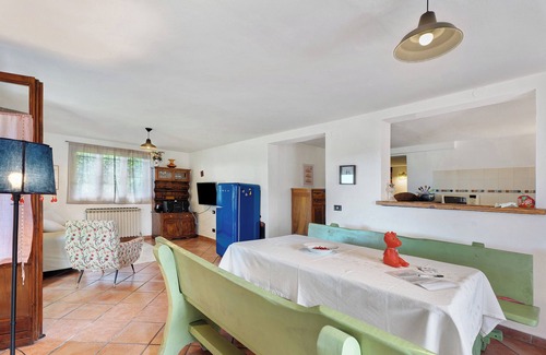 Vergiate Apartamento | Apartamento 'Valerio' con vistas a las montañas, Wi-Fi y aire acondicionado
