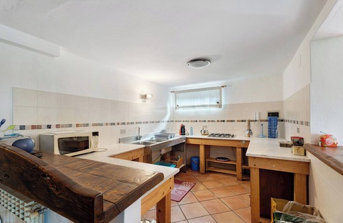Vergiate Apartamento | Apartamento 'Valerio' con vistas a las montañas, Wi-Fi y aire acondicionado
