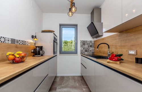 Cizici Casa | Apartamento VIKTORIJA con piscina privada