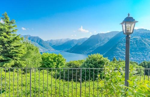 Como Apartamento | Apartment Villa Maderni by Interhome